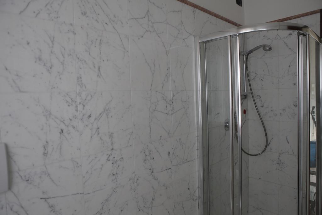 B&B Casa Di Claudia Marina Di Carrara Eksteriør bilde
