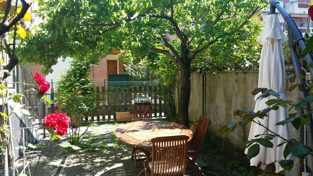 B&B Casa Di Claudia Marina Di Carrara Eksteriør bilde